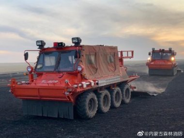 支隊100人全超微粉碎機部到達(dá)火場